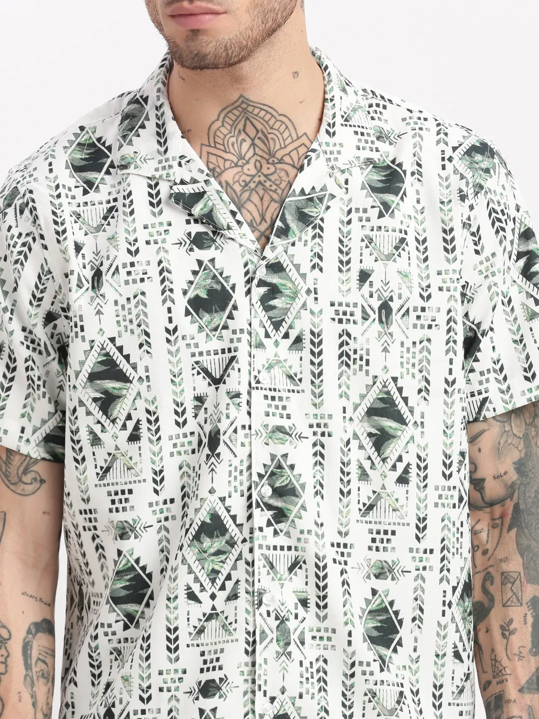 Men Geometric Print Cuban Collar White Co-Ords Set