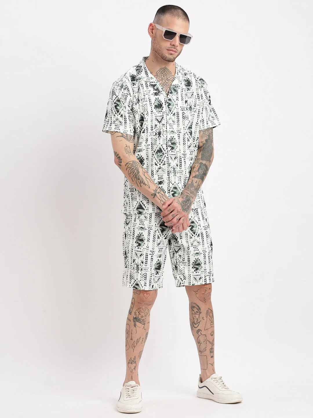 Men Geometric Print Cuban Collar White Co-Ords Set