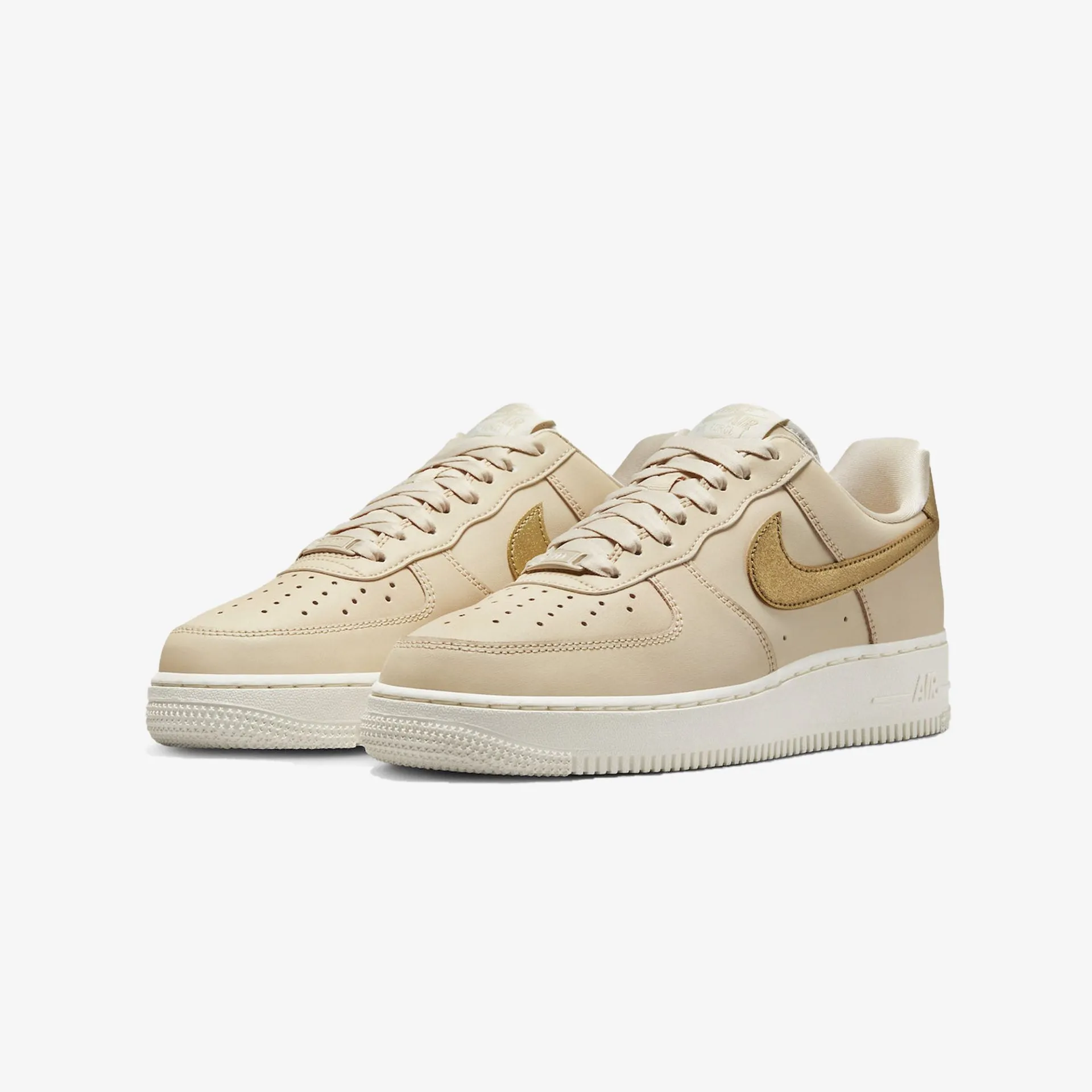 Nike | WMN'S AIR FORCE 1 '07 { BEIGE/GOLD